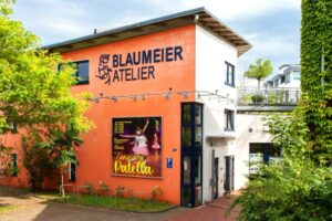 Aussenansicht Gebäude Blaumeier Ateleier